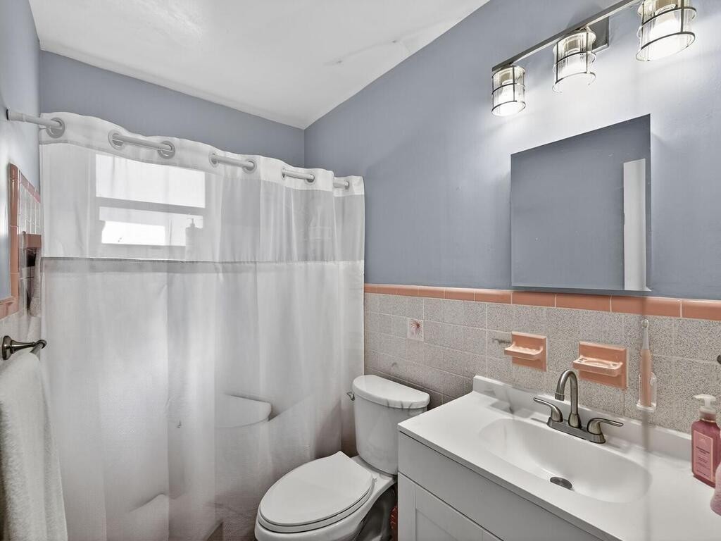 Simpson Place 9-53 B - Residential Income