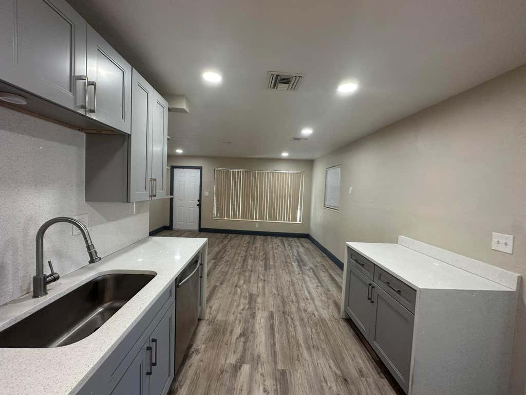 Photo of 2550 NE 7th Terrace, Pompano Beach, FL 33064 (MLS # B26050575)