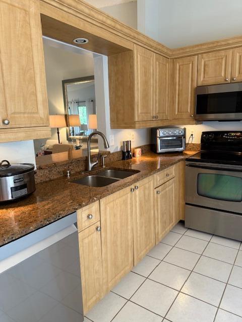 8025 Whispering Palm Drive