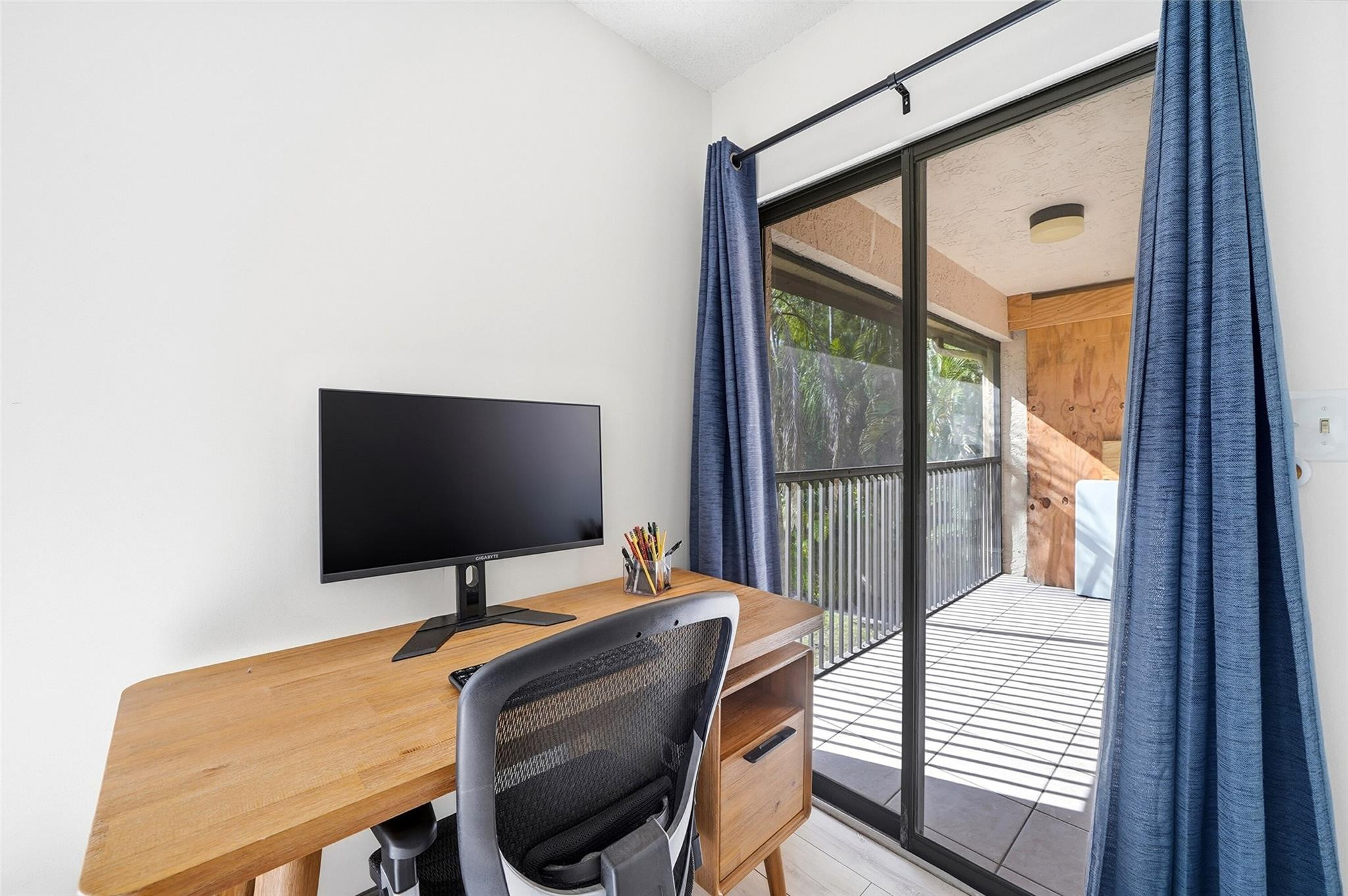 POND APPLE PLACE IV - Residential