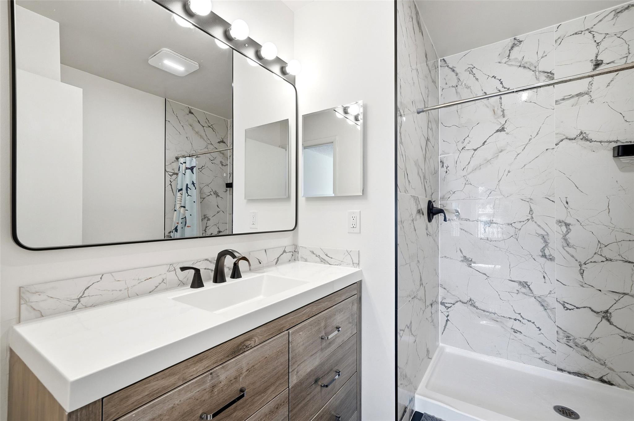 POND APPLE PLACE IV - Residential