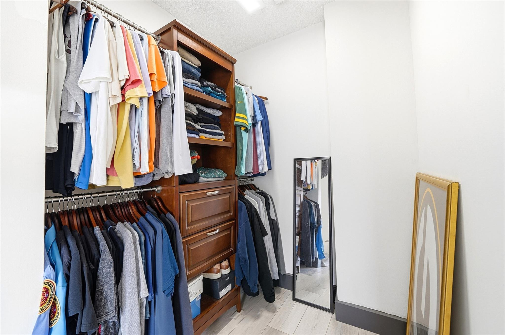 POND APPLE PLACE IV - Residential