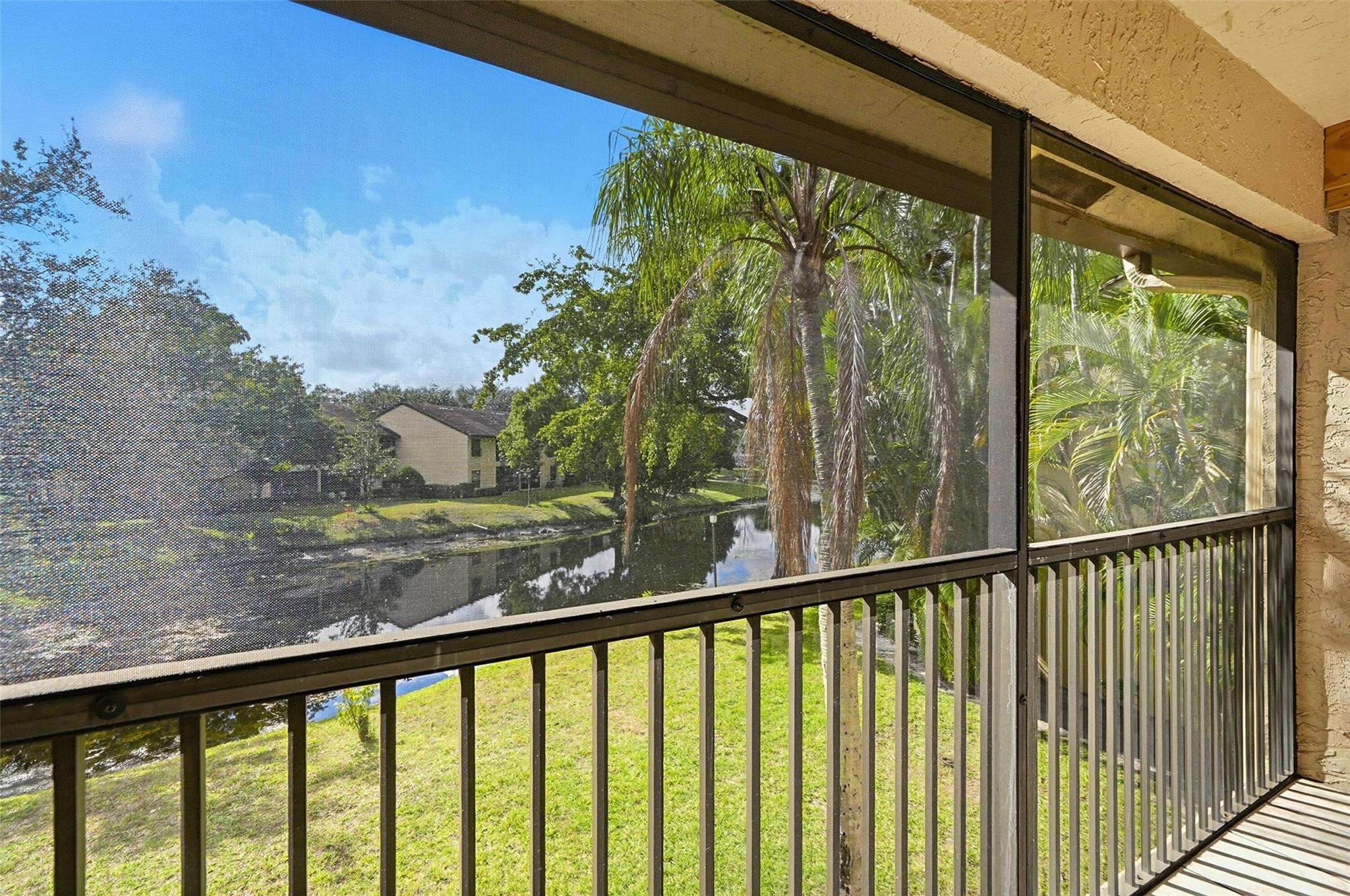 POND APPLE PLACE IV - Residential