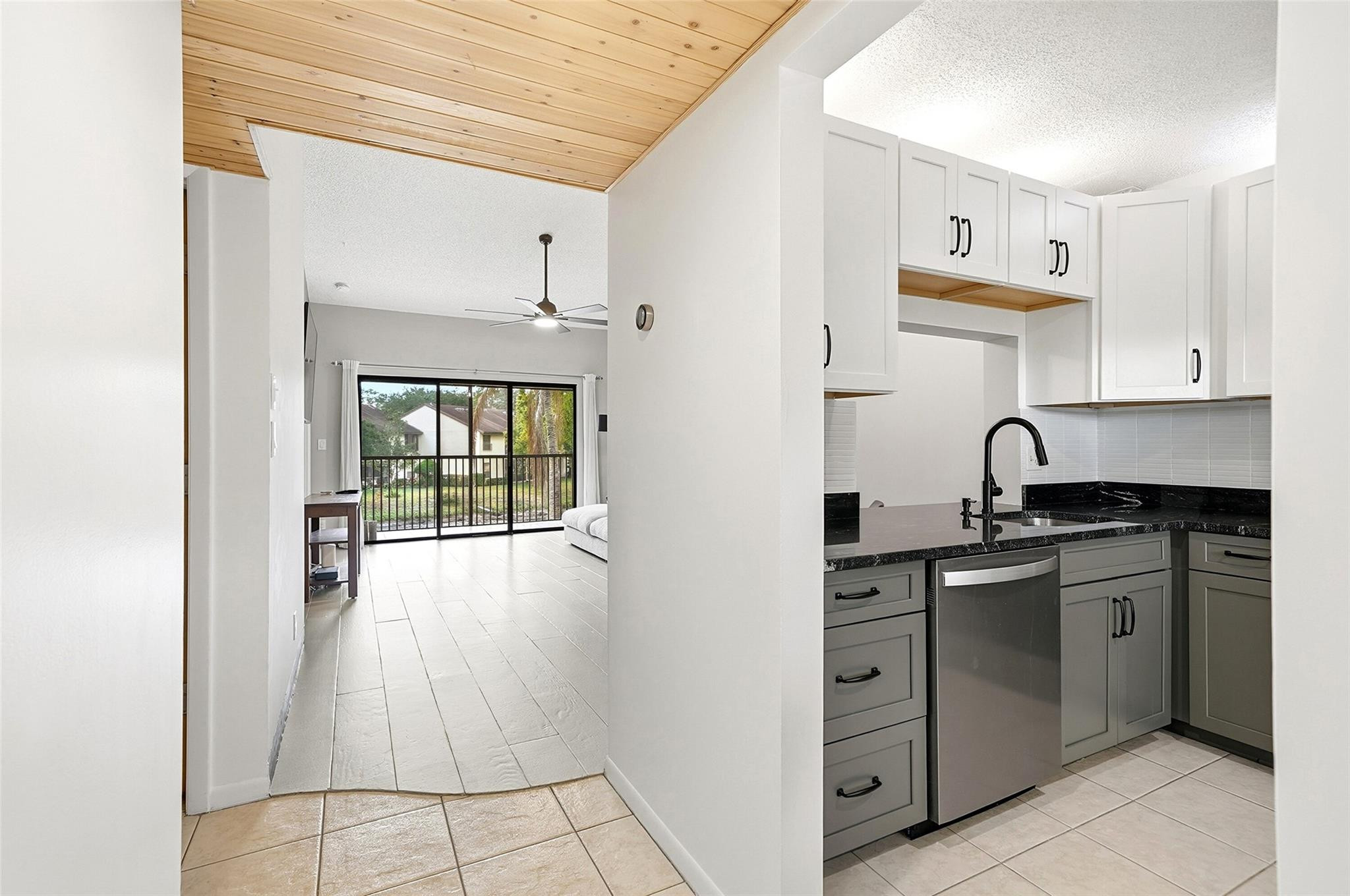 POND APPLE PLACE IV - Residential