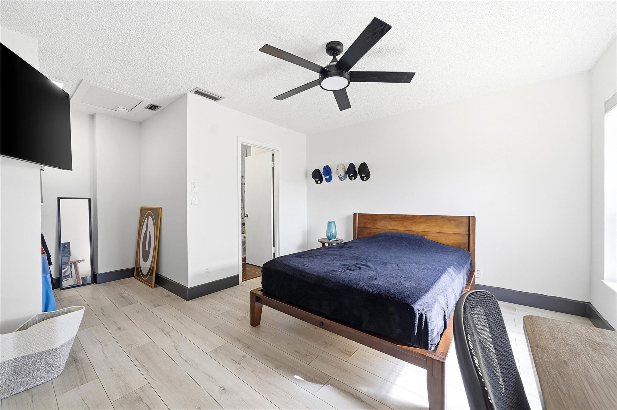 POND APPLE PLACE IV - Residential