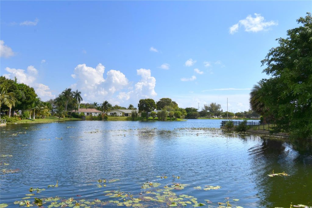 Photo of 4148 NW 19th Ter, Oakland Park, FL 33309 (MLS # F10532762)