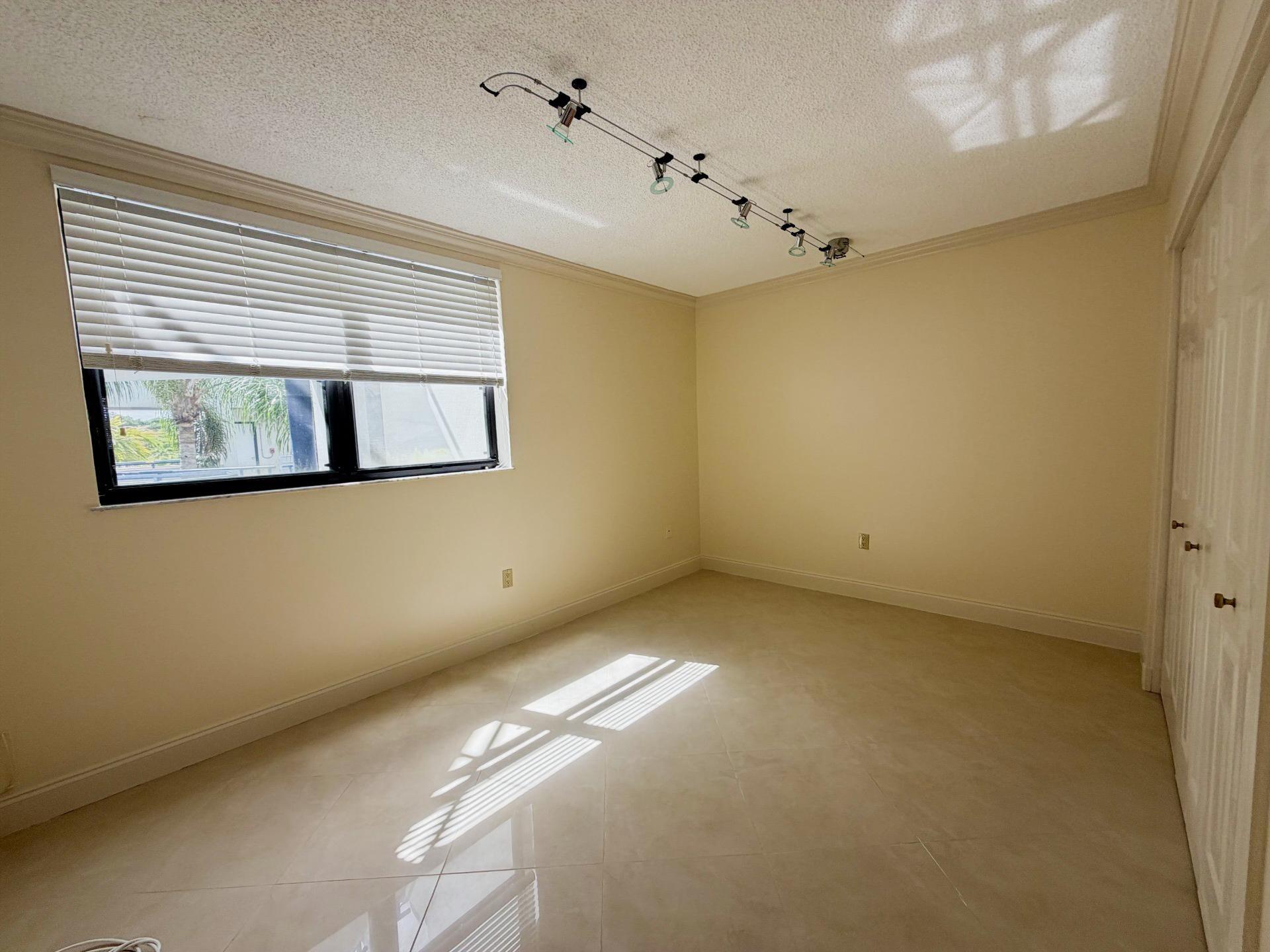 SPINNAKER BAY AT THE WATERWAYS - Residential Lease