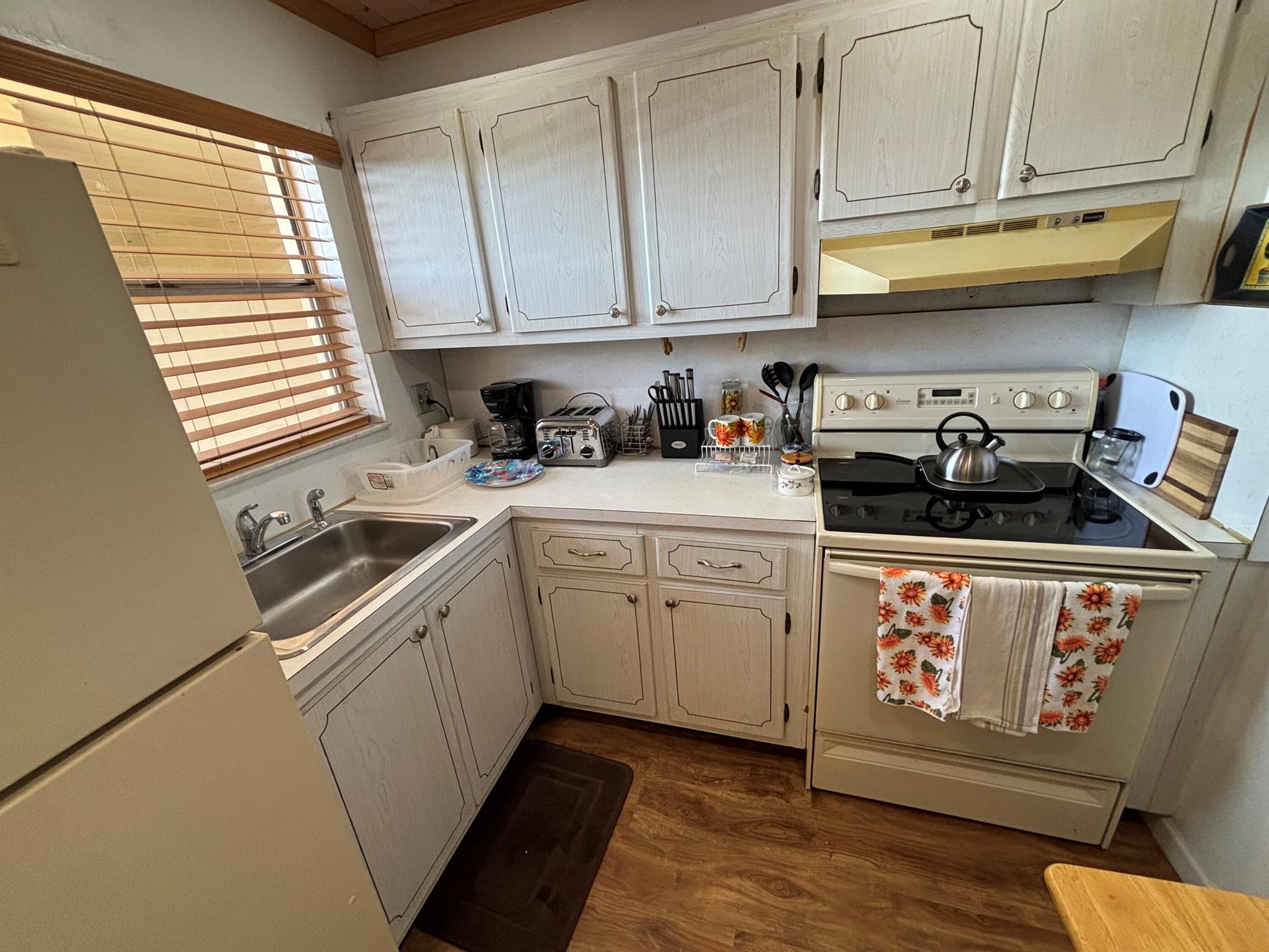 SUNRISE LAKES 19 CONDO - Residential