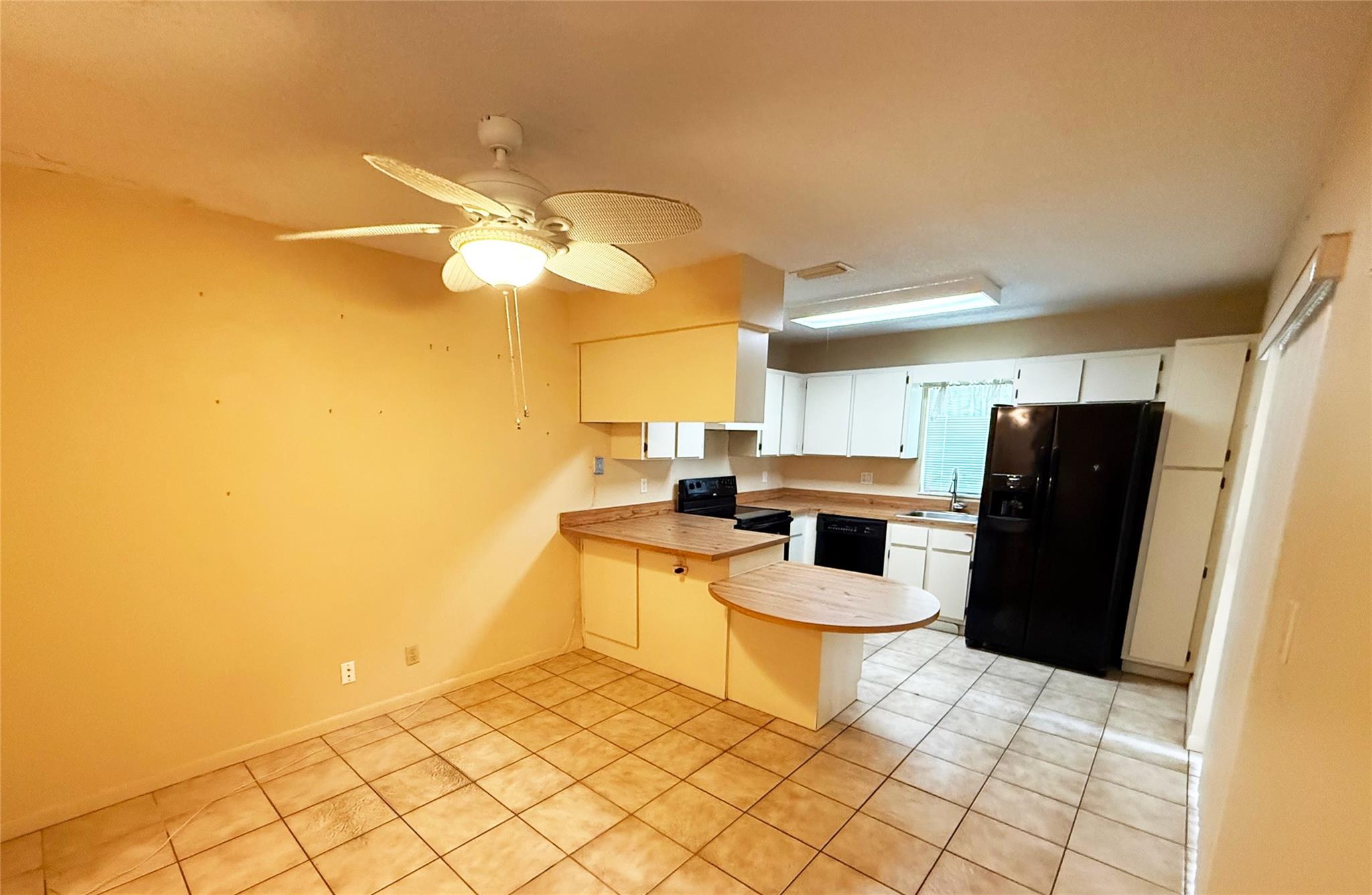 2561 NW 99th Ave