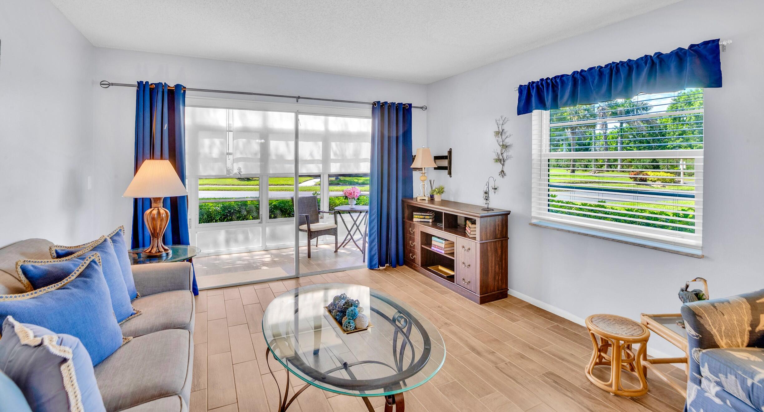 104 ROYAL OAK Drive 101, Vero Beach, FL, 32962/$139,000 1 104 ROYAL OAK Drive 101