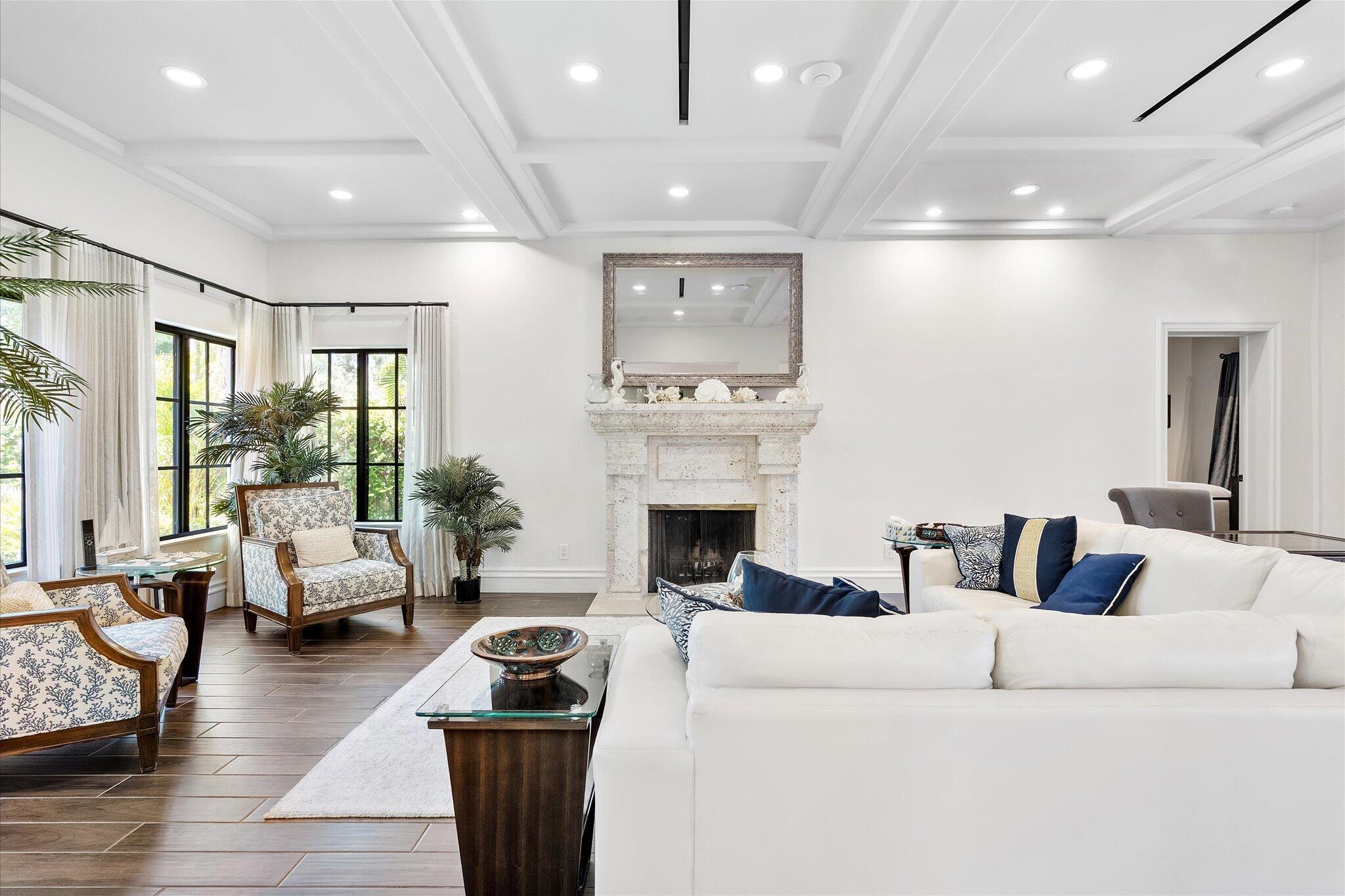 MOORES SUBE - Residential