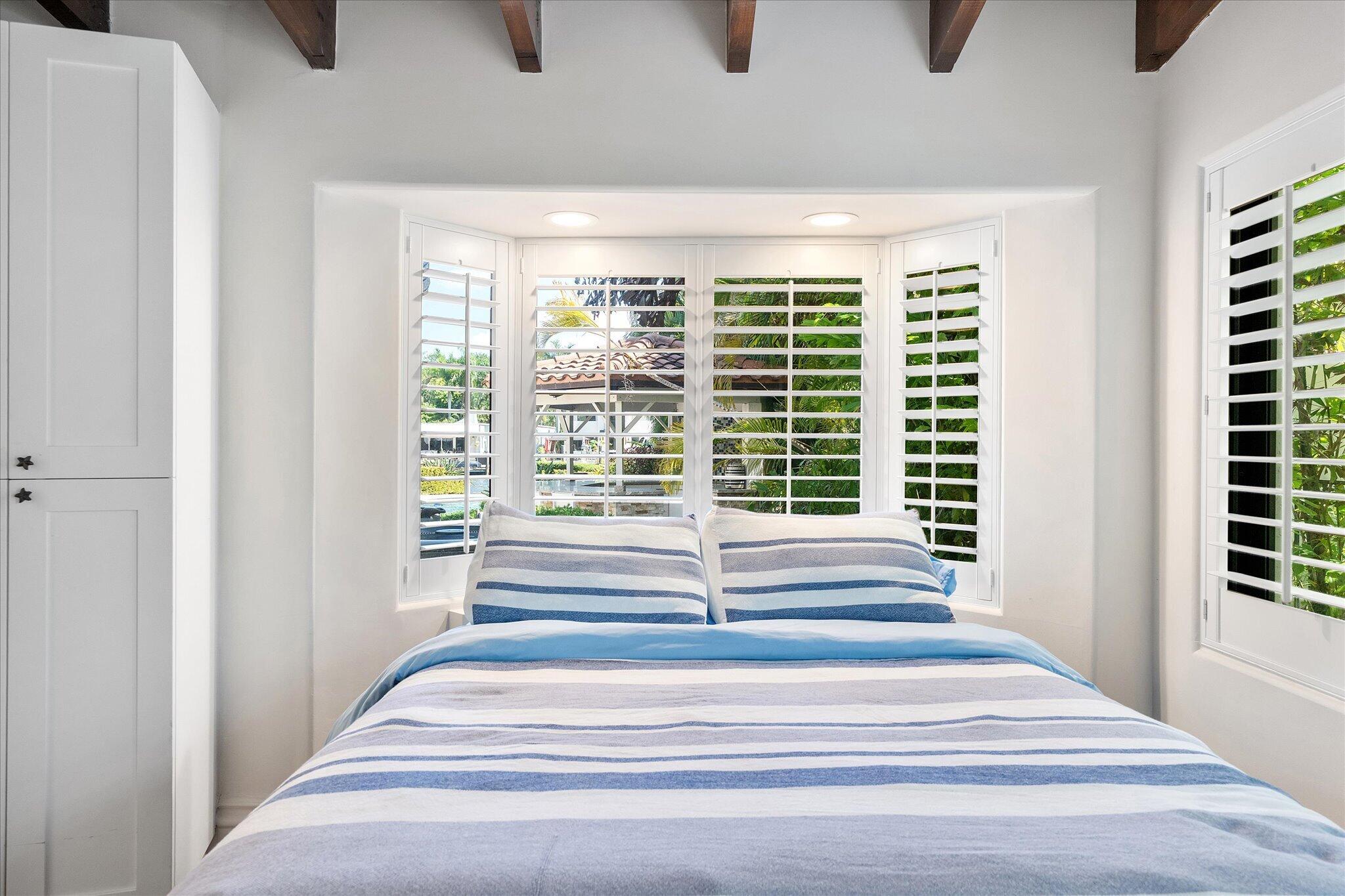 MOORES SUBE - Residential