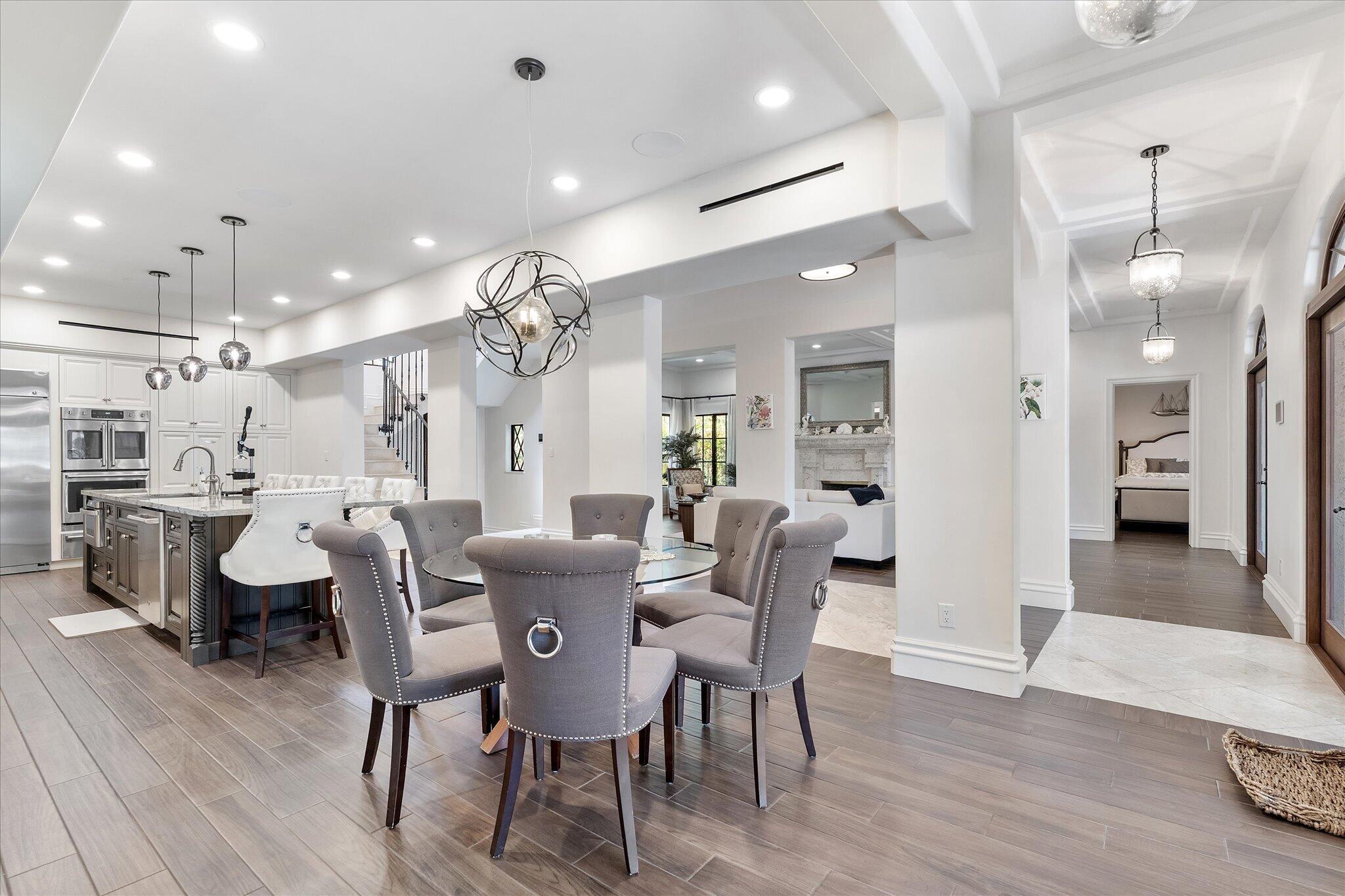MOORES SUBE - Residential