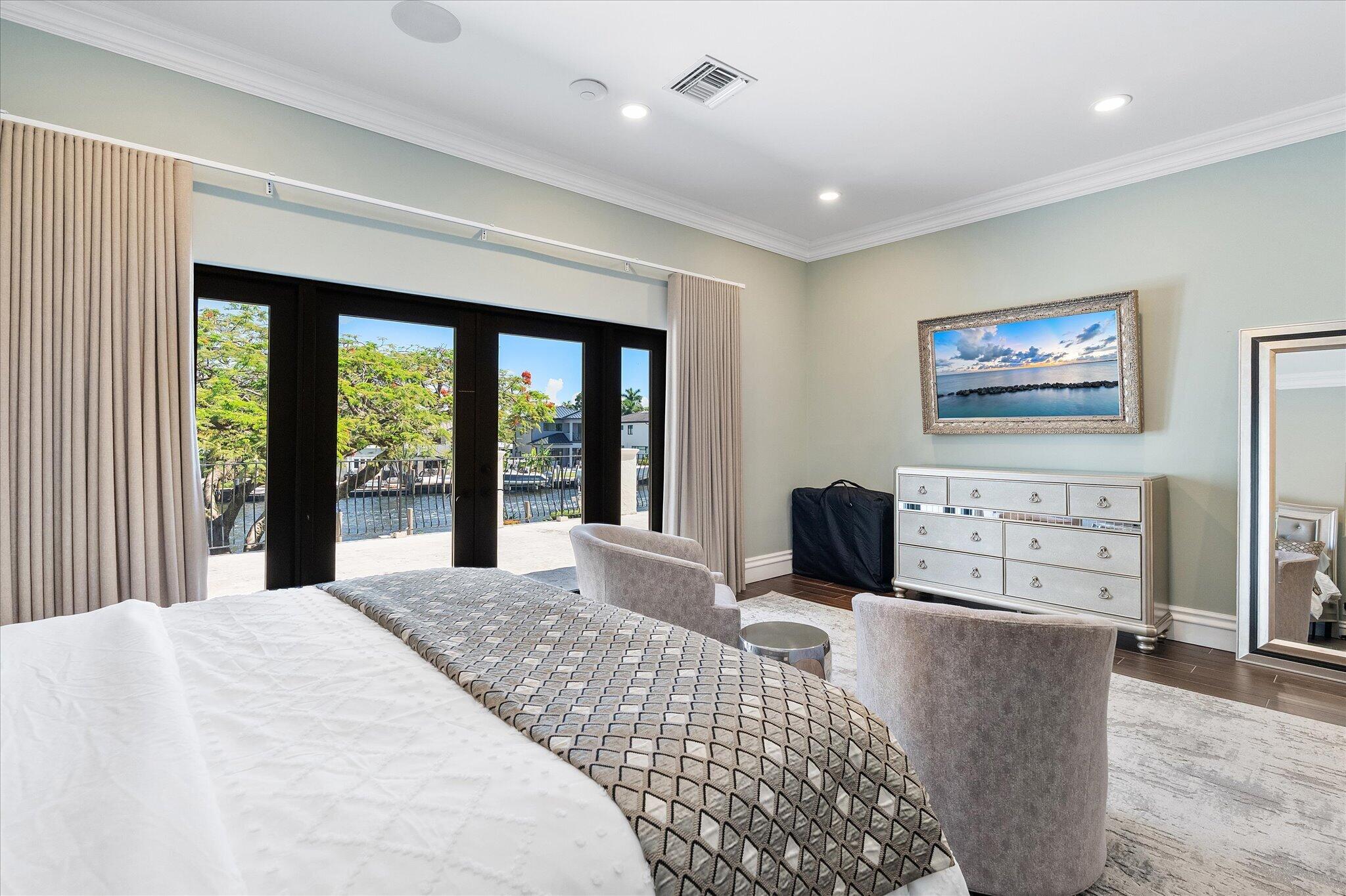 MOORES SUBE - Residential