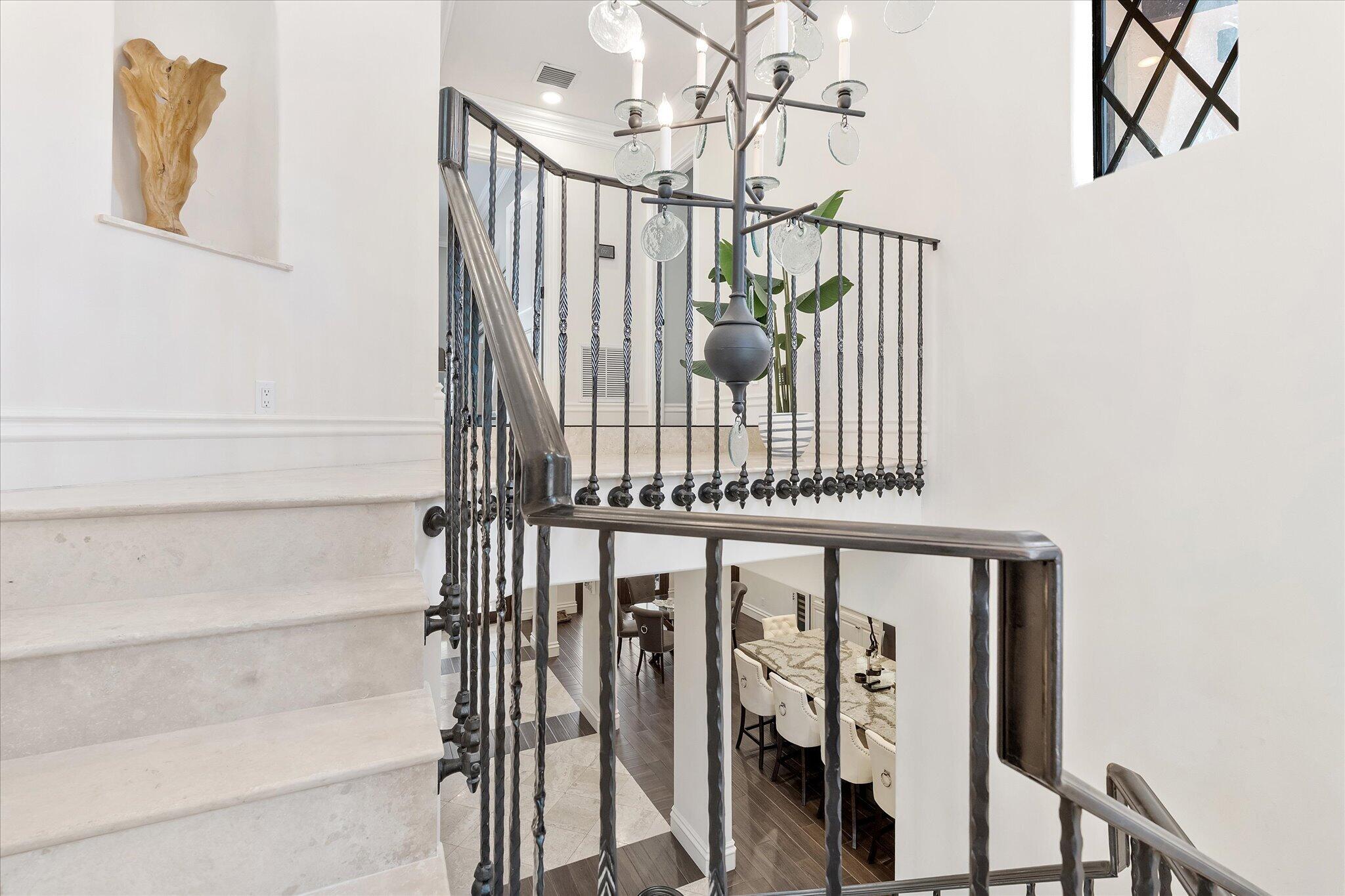 MOORES SUBE - Residential