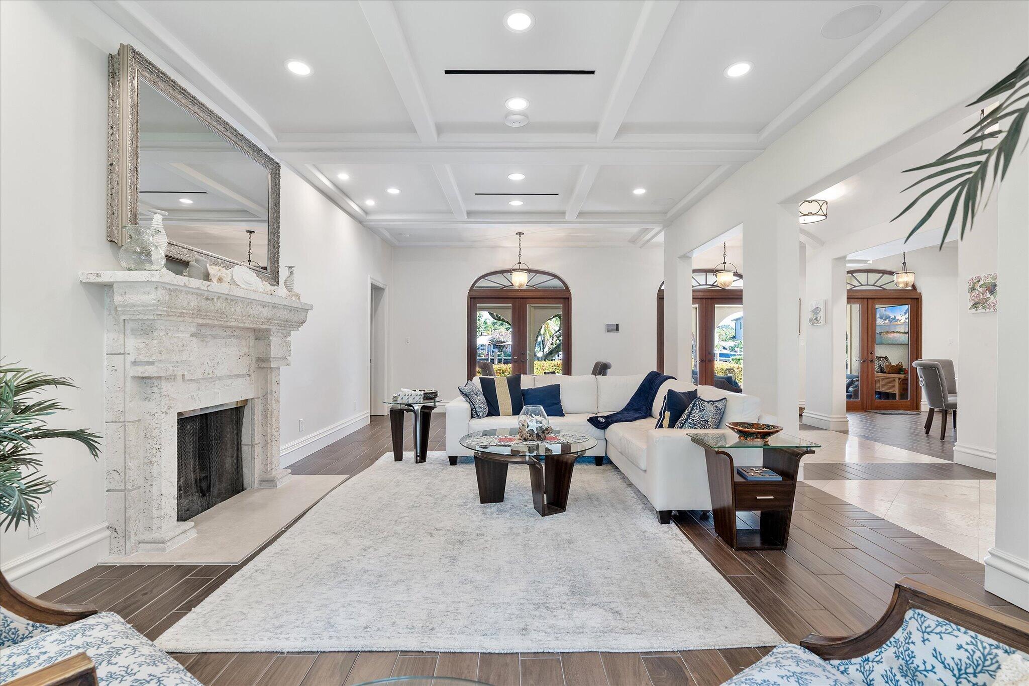 MOORES SUBE - Residential