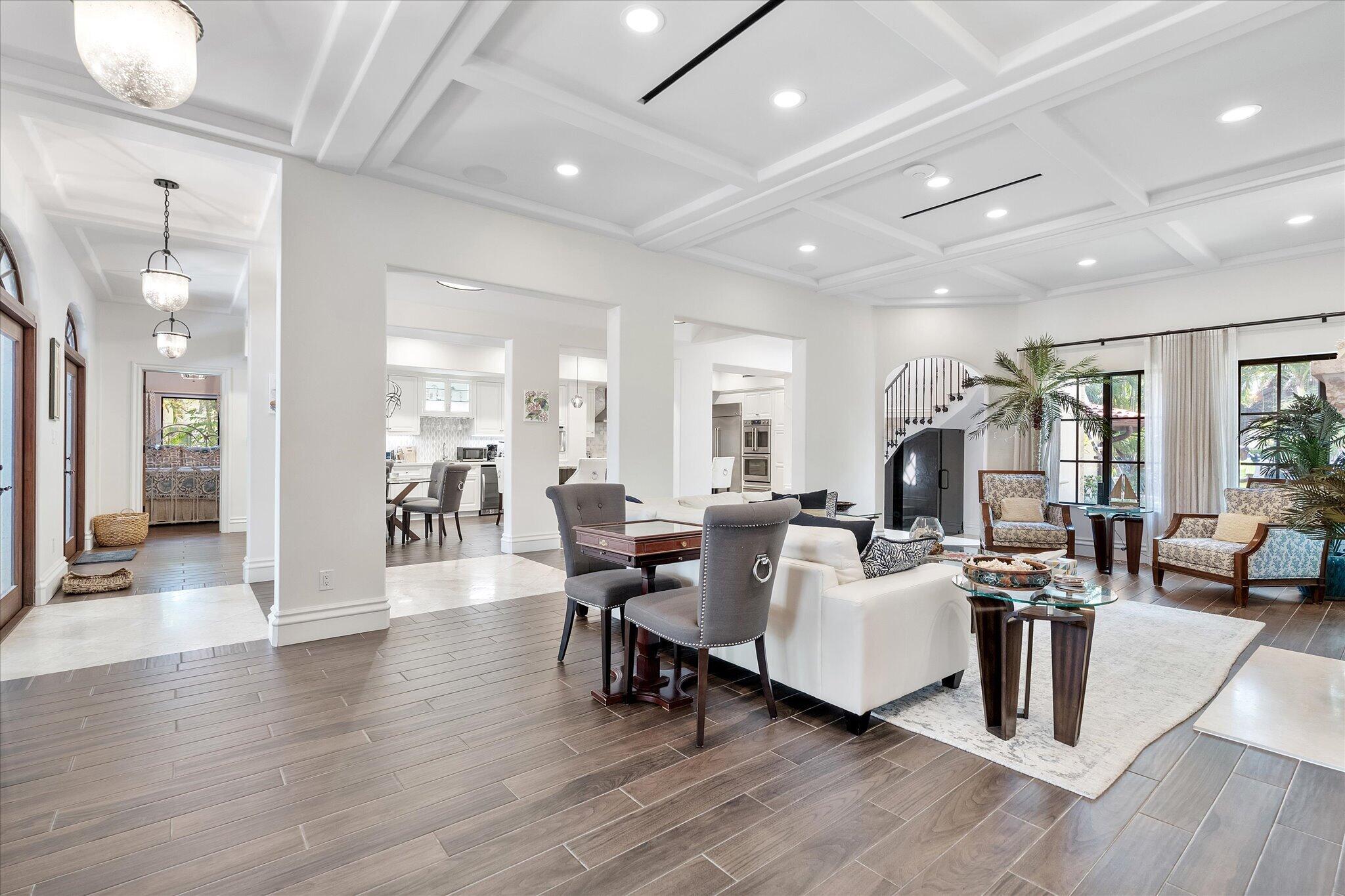 MOORES SUBE - Residential
