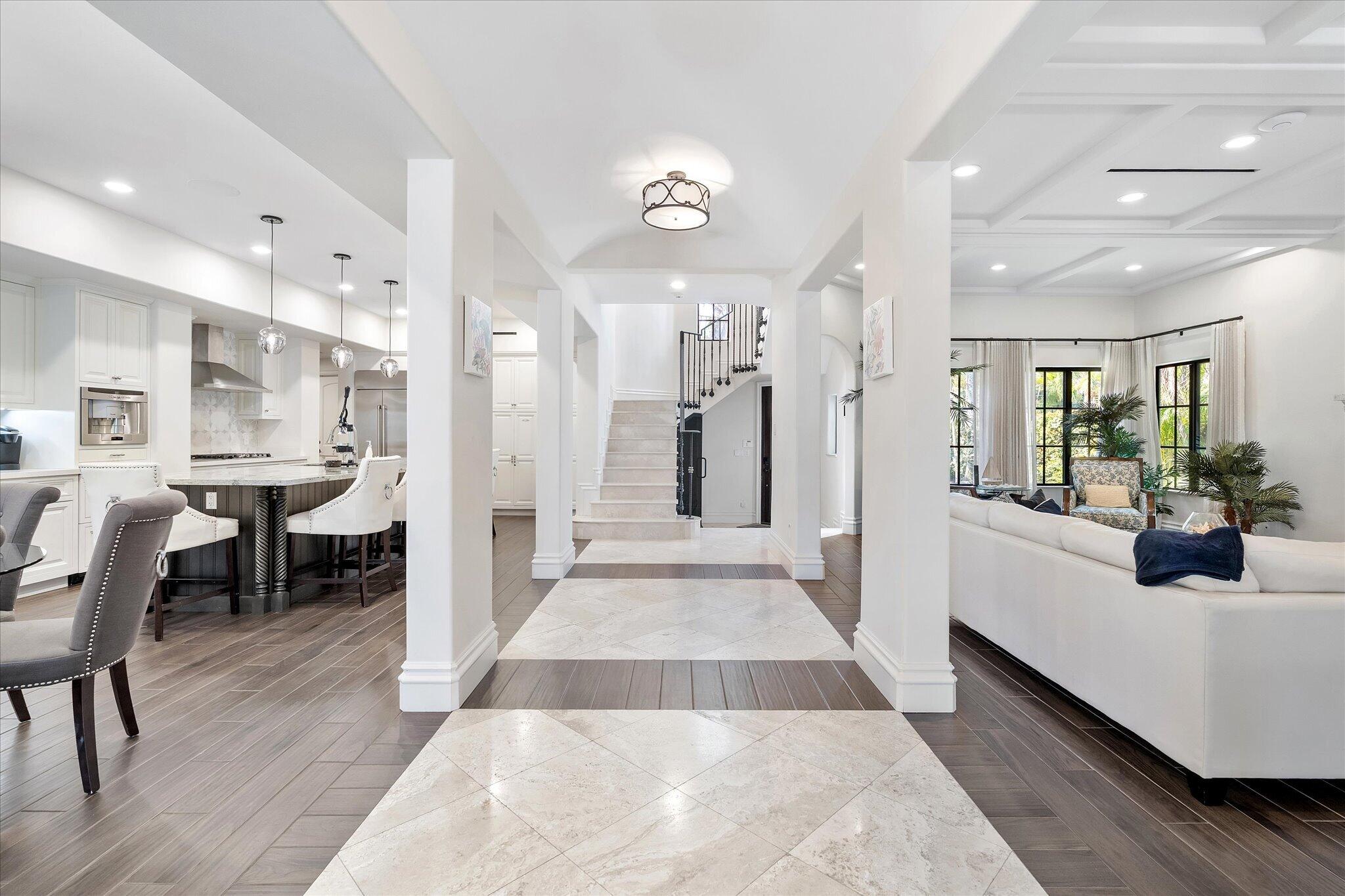 MOORES SUBE - Residential