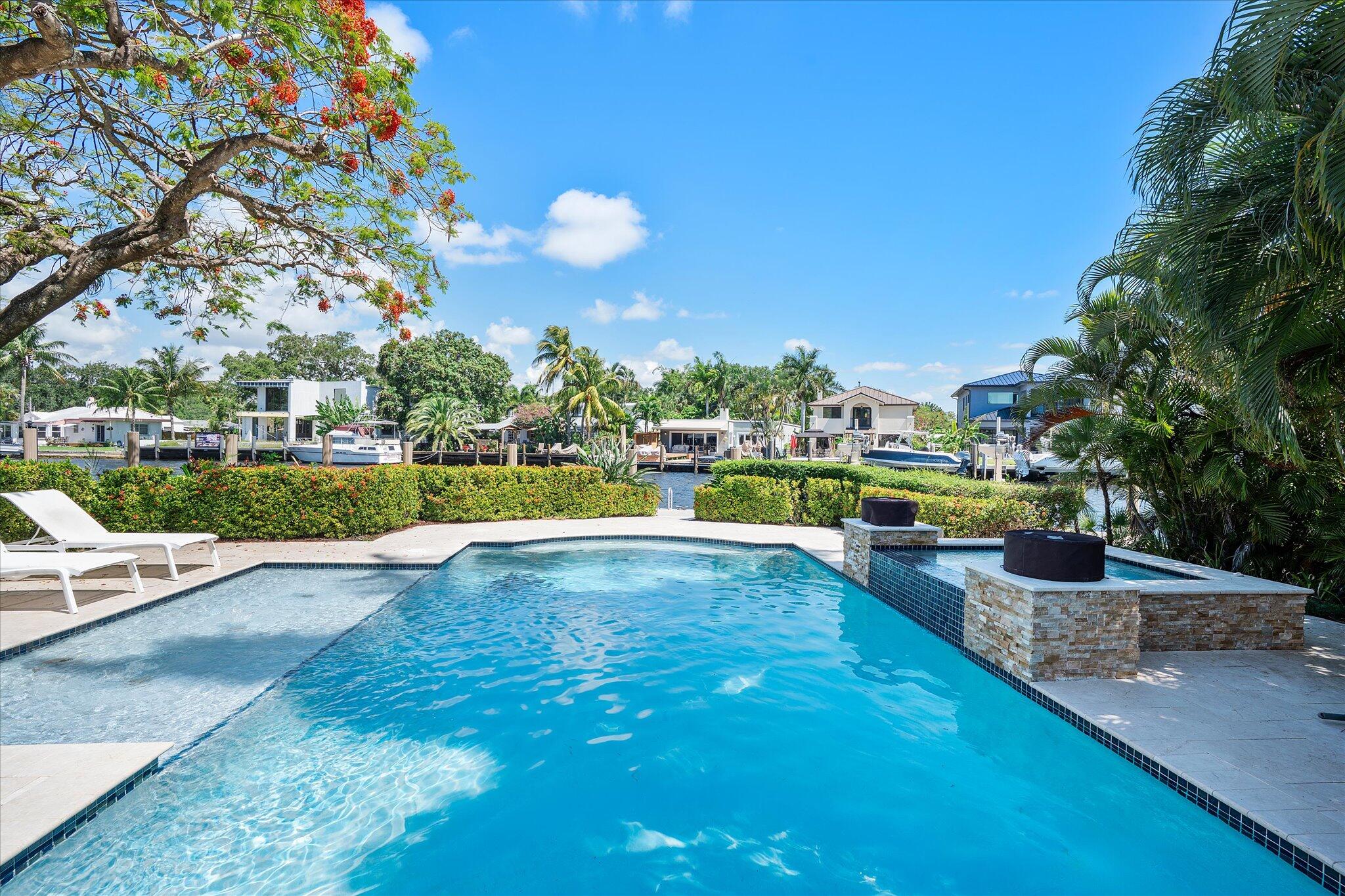 MOORES SUBE - Residential