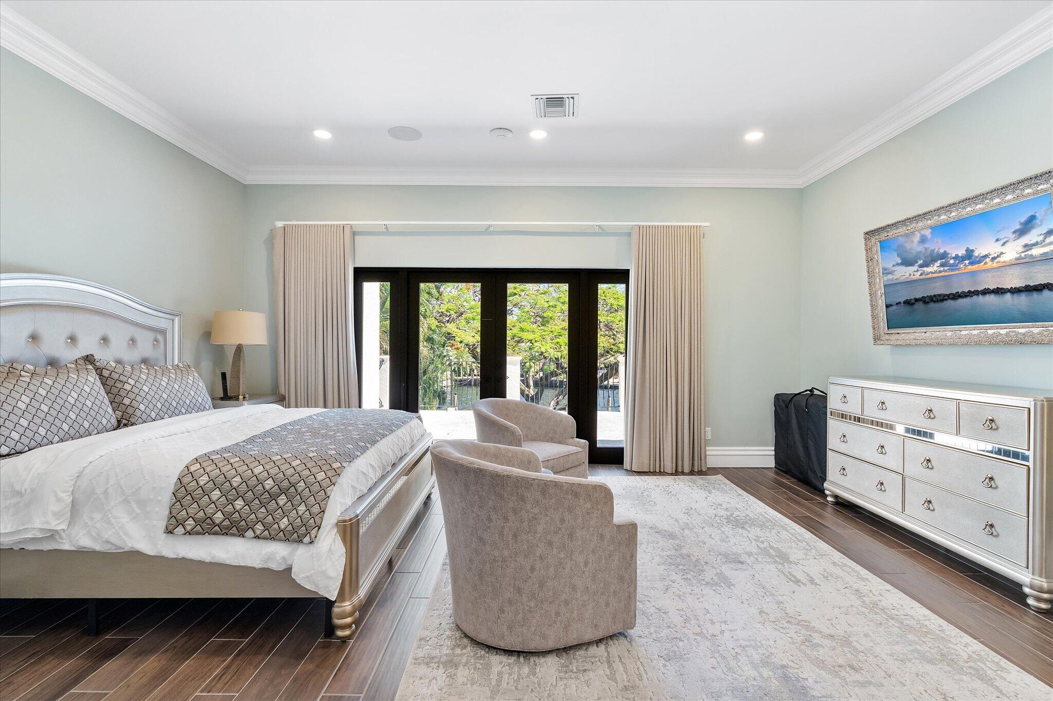 MOORES SUBE - Residential