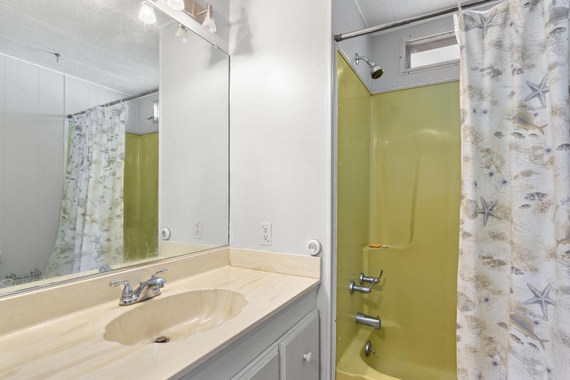 Spanish Lakes Riverfront - Residential