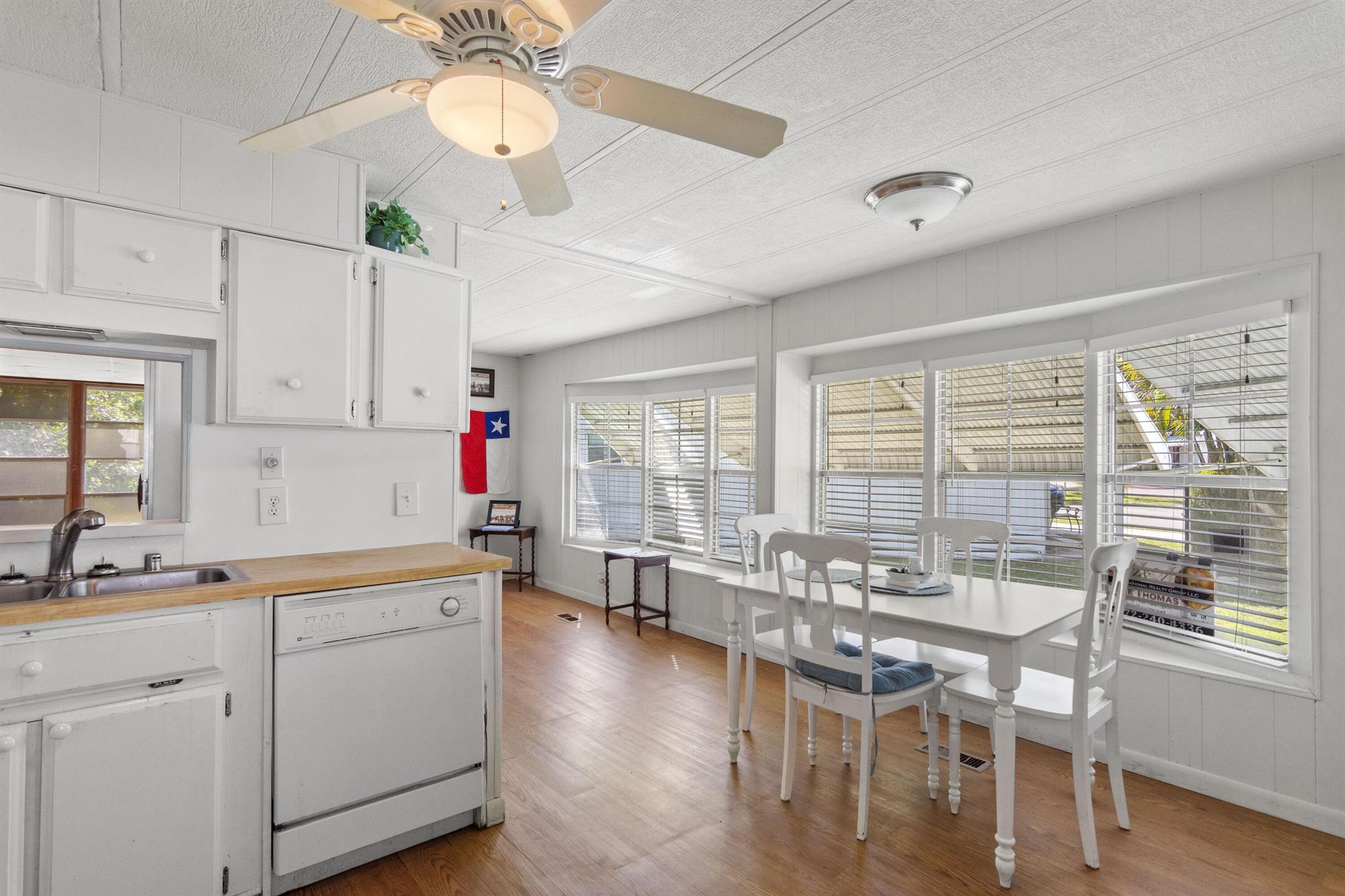 Spanish Lakes Riverfront - Residential