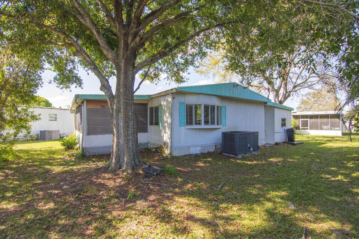 Spanish Lakes Riverfront - Residential