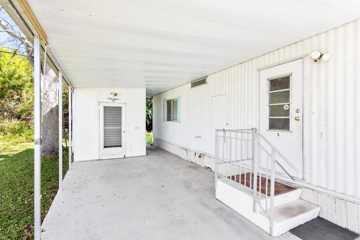 Spanish Lakes Riverfront - Residential