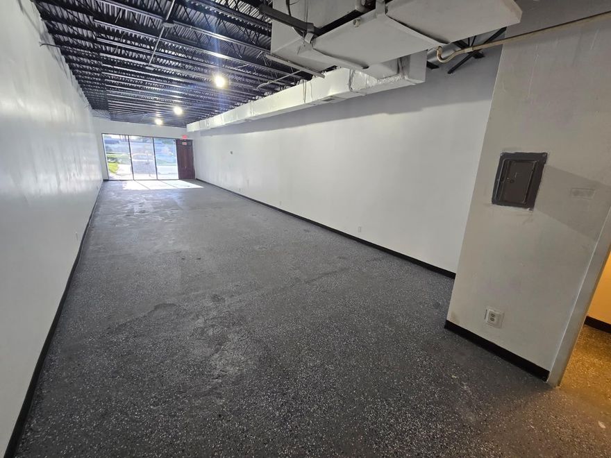 This 2000 +/- SQFT CORNER unit is located on the 1st floor of Marquis Square, a 2-story shopping plaza, with frontage to State Road 7. It's a combo of 2 1,000 +/- SQFT units and can be easily combined. It's a completely open space and rectangular shaped with 2 restrooms. Tenant responsible for proportionate share of electric. Located in TOC-C zoning, this plaza has a diverse set of businesses as long-term tenants, including café, smoke shop, convenience store, beauty salon, pet groomer, and more. Anchor business in the area include national chains like Subway, Taco Bell, and Bealls. Marquis Square is located just down the road from HCA Florida Northwest Hospital, and receives plenty of traffic with annual average daily traffic (AADT) is 53,500 vehicles. Contact for more information!