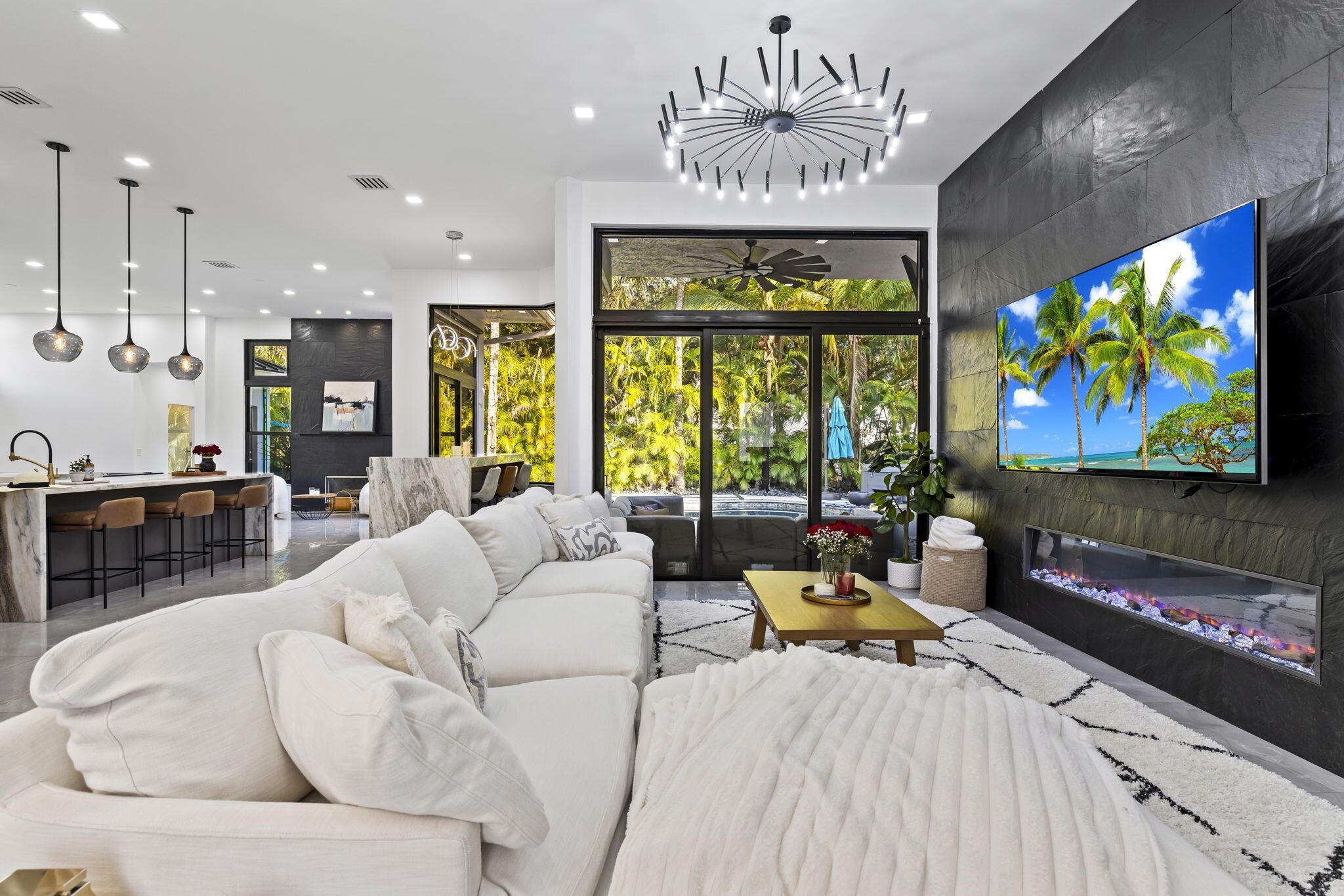 SUNSET LAKES PLAT TWO - Residential