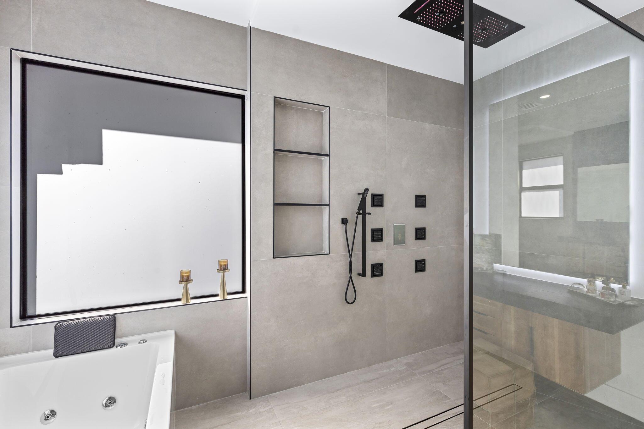 SUNSET LAKES PLAT TWO - Residential