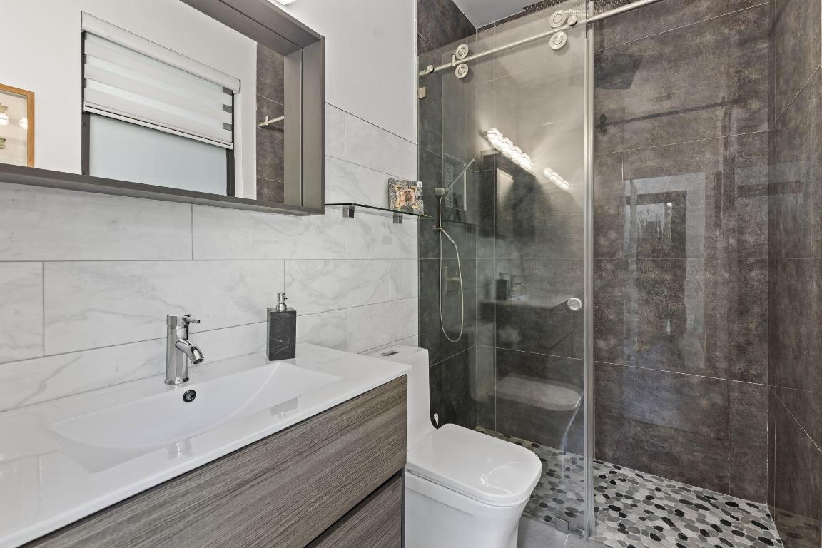 SUNSET LAKES PLAT TWO - Residential