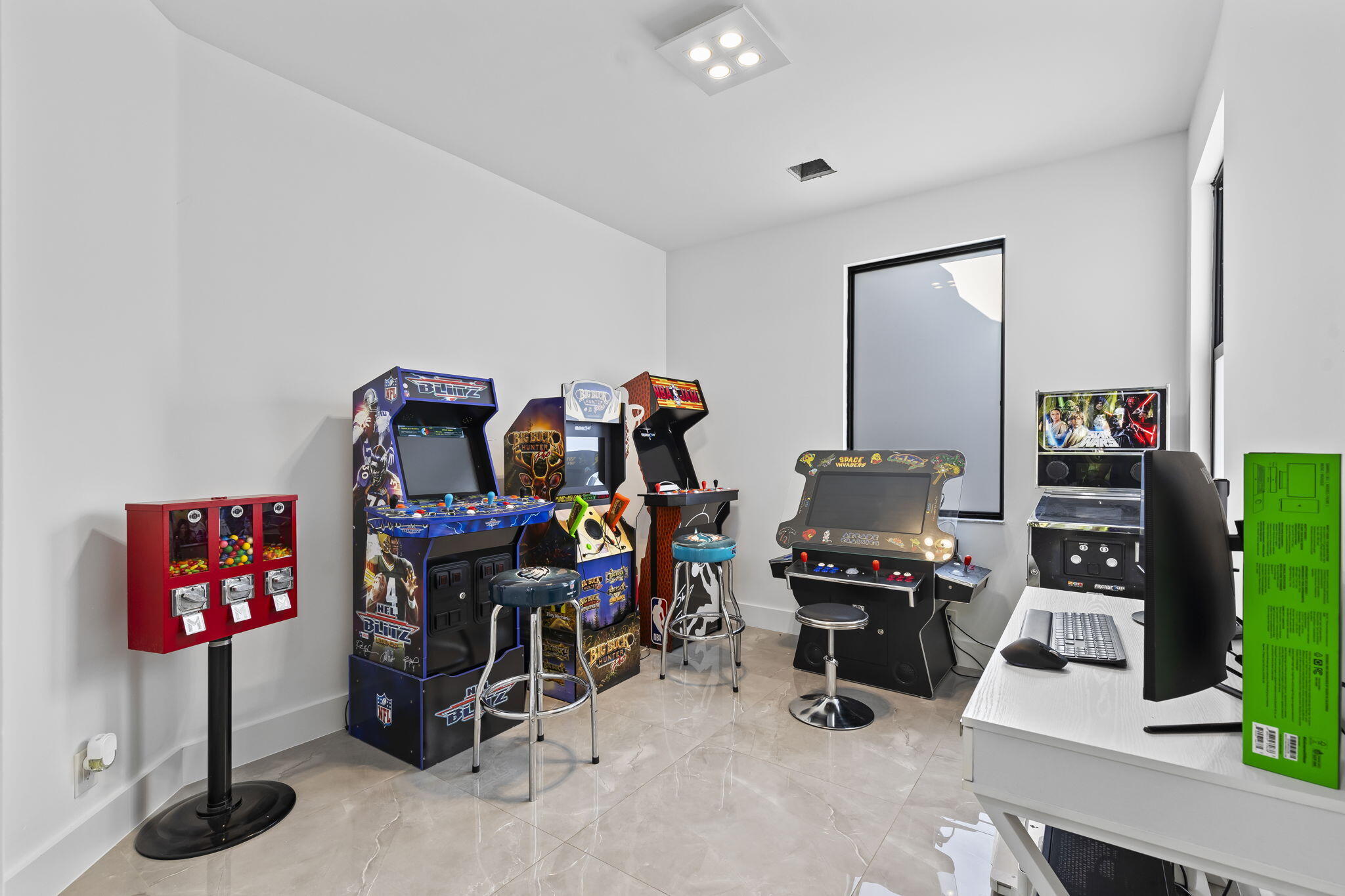 SUNSET LAKES PLAT TWO - Residential