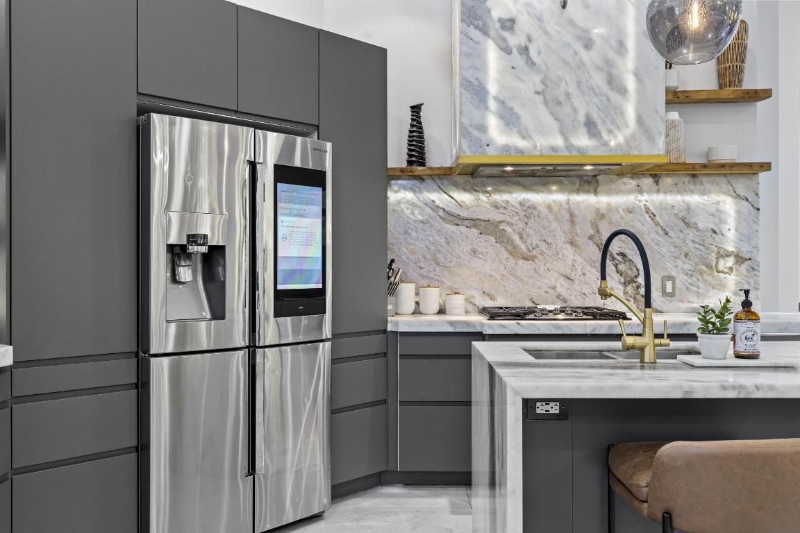 SUNSET LAKES PLAT TWO - Residential