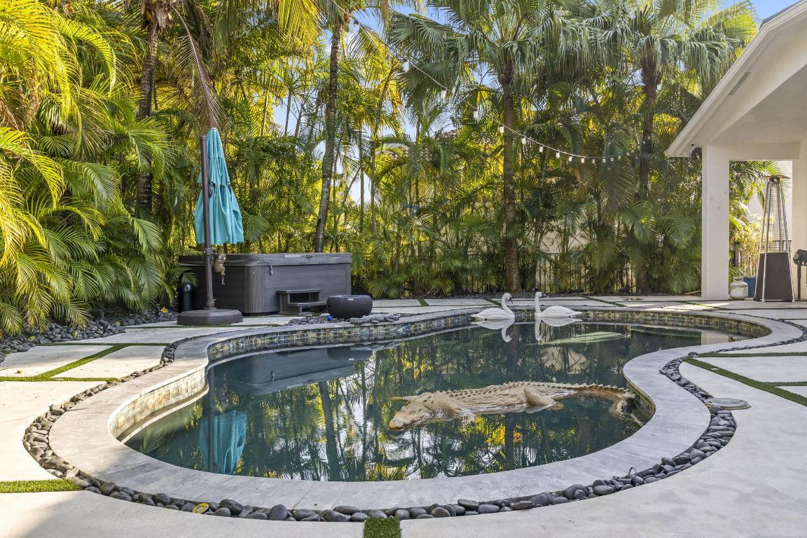 SUNSET LAKES PLAT TWO - Residential