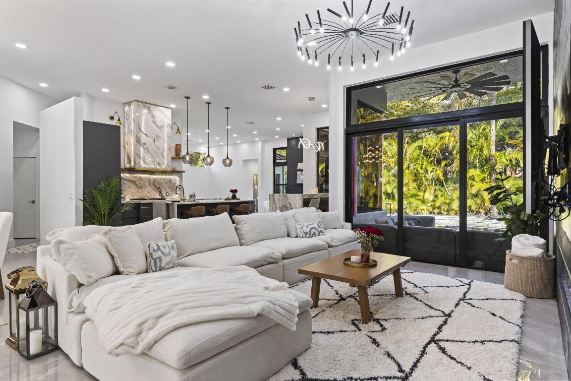 SUNSET LAKES PLAT TWO - Residential