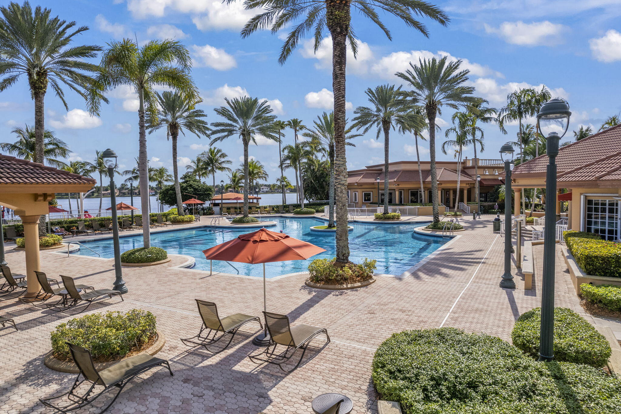 SUNSET LAKES PLAT TWO - Residential