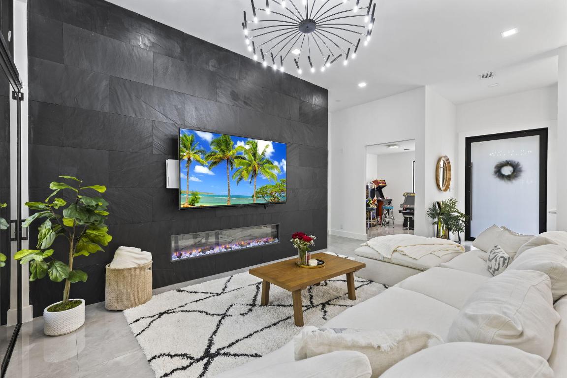 SUNSET LAKES PLAT TWO - Residential