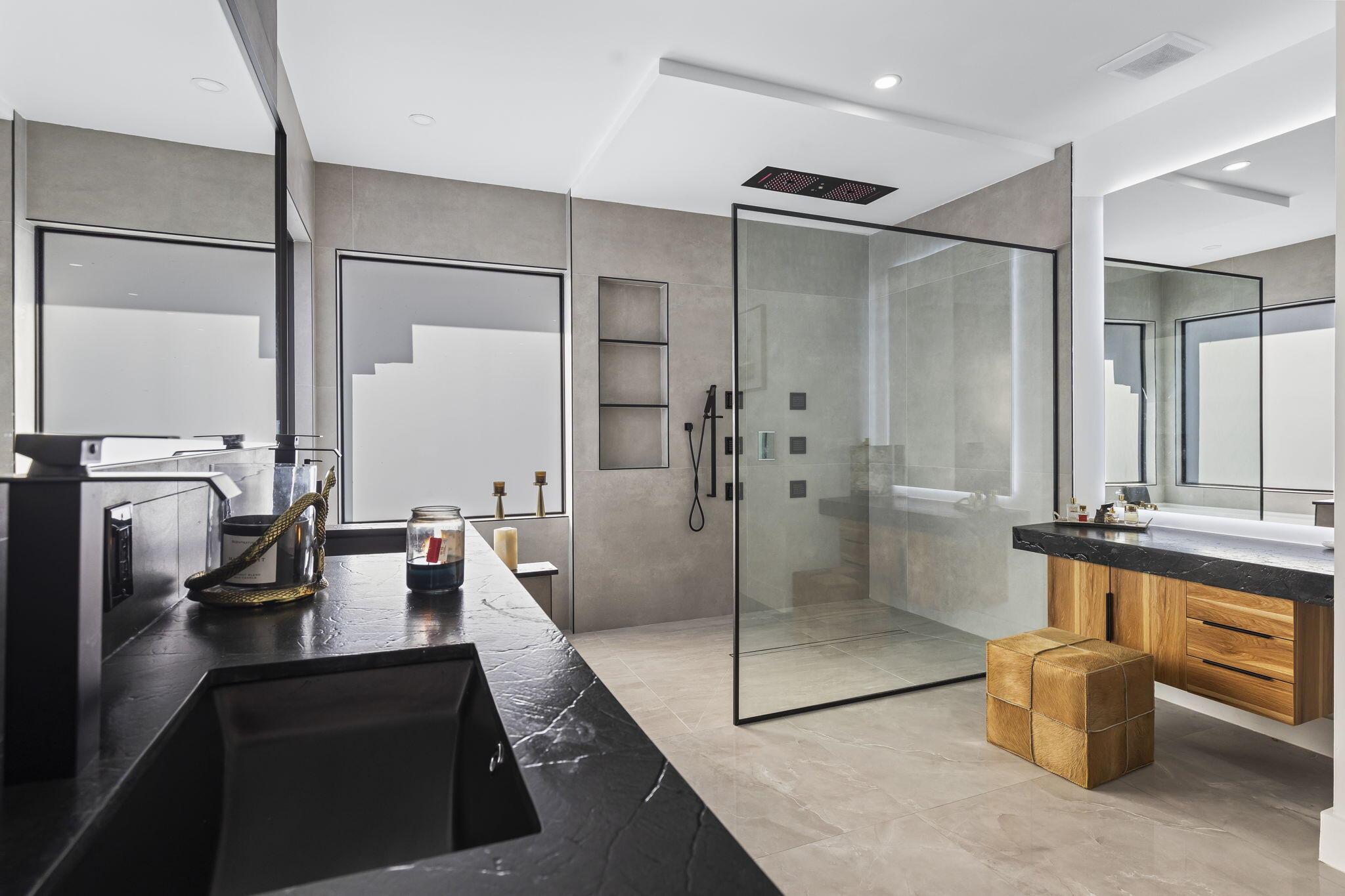 SUNSET LAKES PLAT TWO - Residential