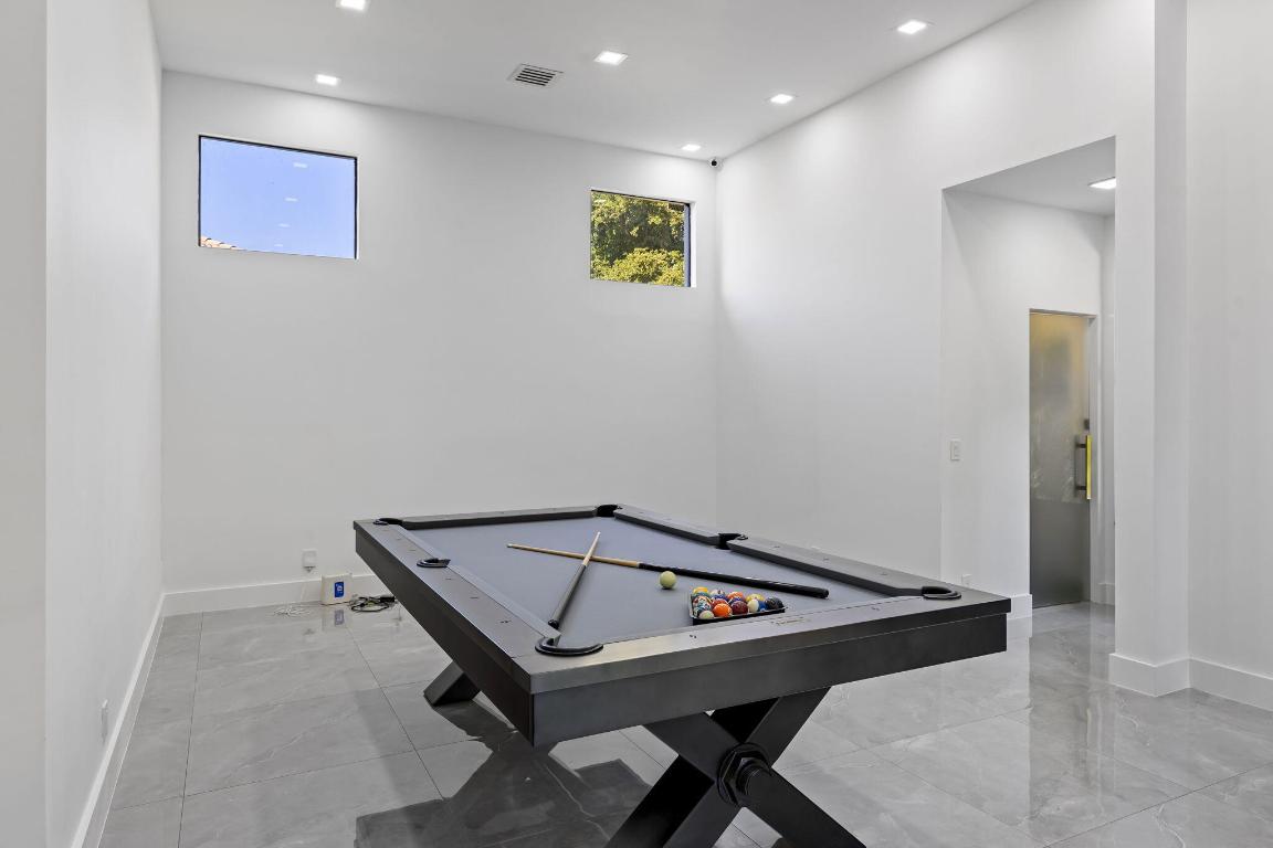 SUNSET LAKES PLAT TWO - Residential