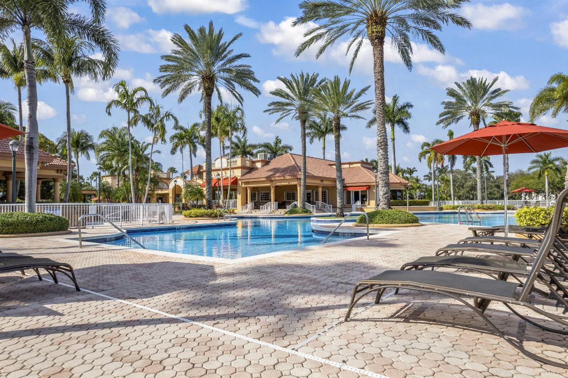 SUNSET LAKES PLAT TWO - Residential