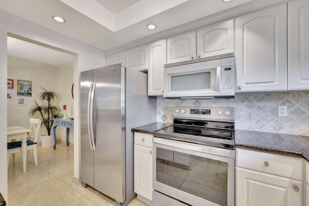 Photo of 806 SE 7th Street #104, Deerfield Beach, FL 33441 (MLS # R11157691)