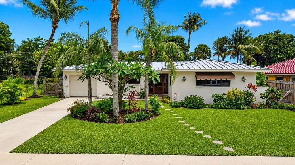 Photo of 450 SW 12th Terrace, Boca Raton, FL 33486 (MLS # B26039210)
