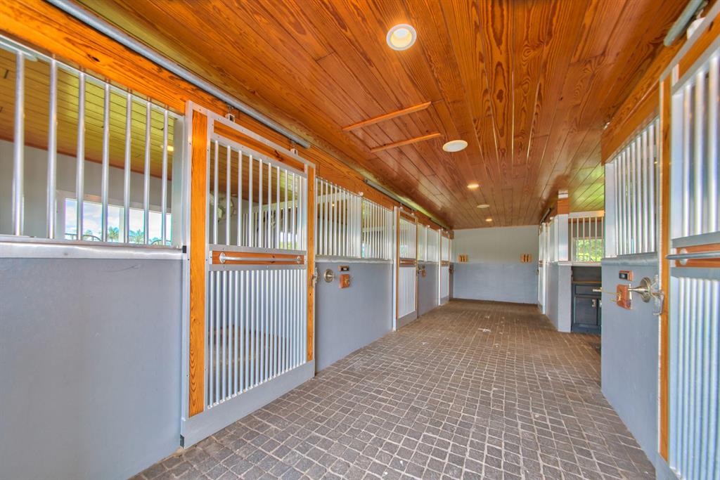 PALM BEACH POINT - Residential