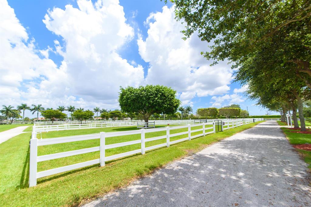 PALM BEACH POINT - Residential