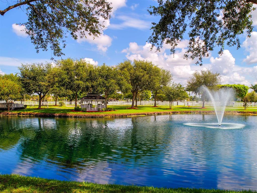 PALM BEACH POINT - Residential