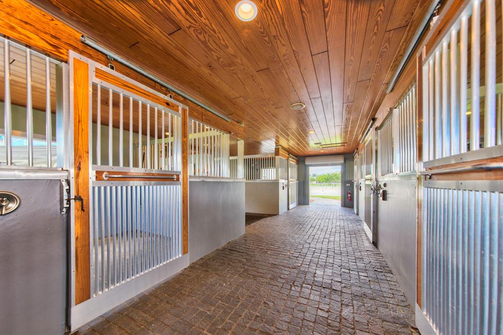 PALM BEACH POINT - Residential