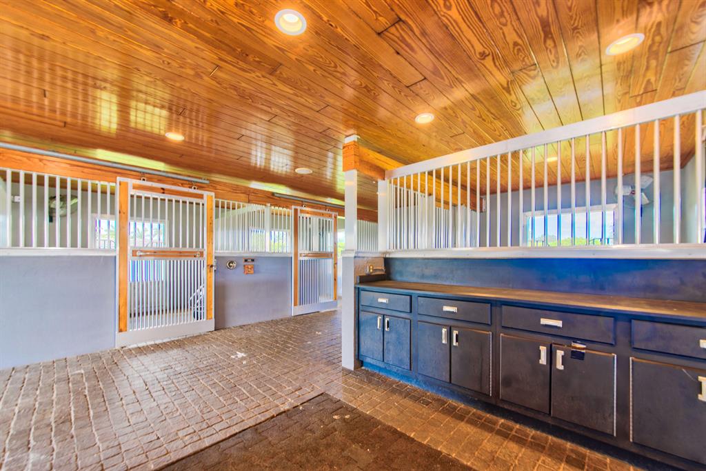 PALM BEACH POINT - Residential