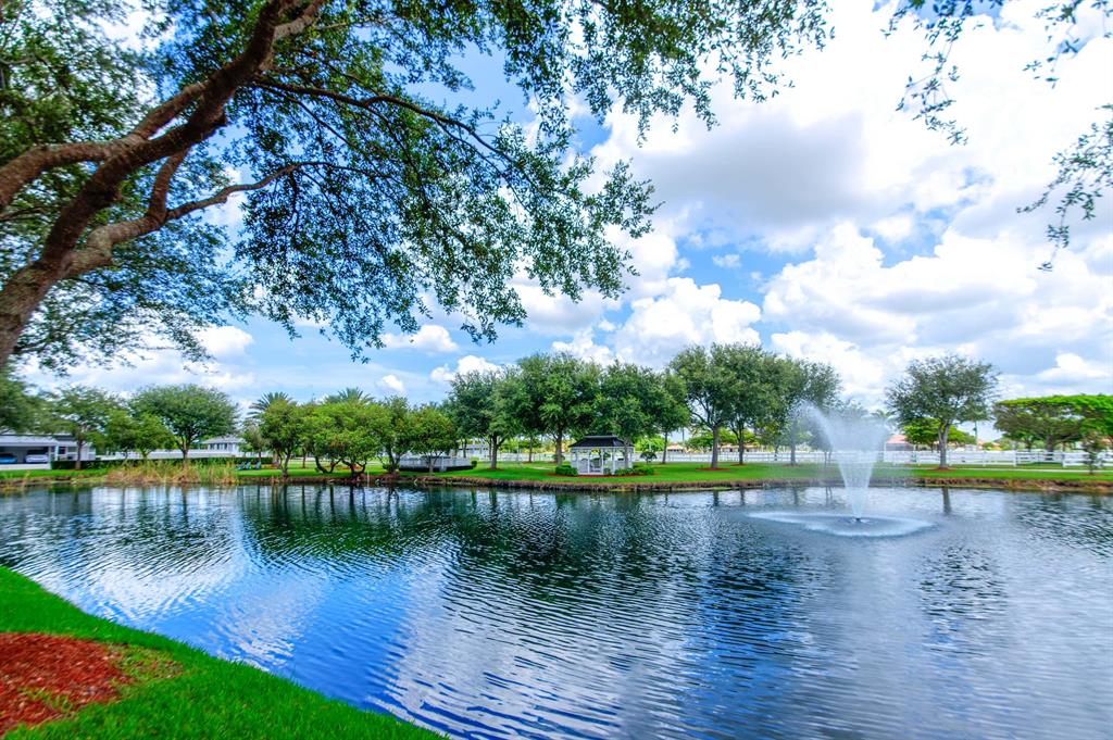 PALM BEACH POINT - Residential