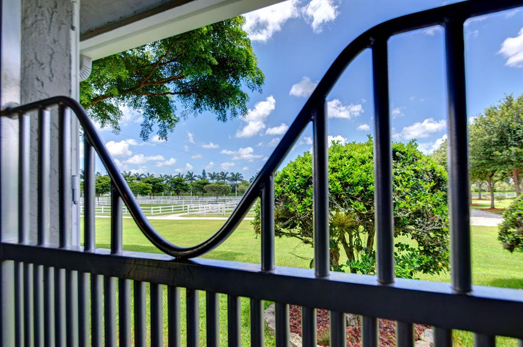 PALM BEACH POINT - Residential